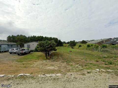 338Th Pl, Ocean Park, WA 98640