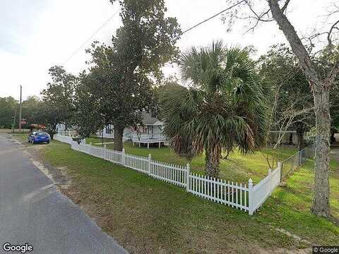 E Live Oak Ave, DeFuniak Springs, FL 32435