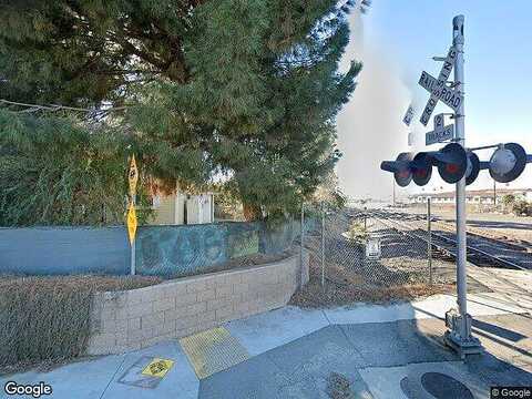 Lakemont Ln, Riverside, CA 92503