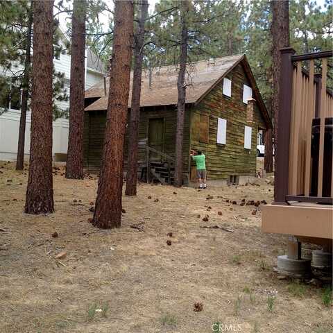 Knoll, BIG BEAR LAKE, CA 92315