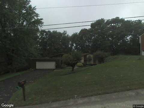 Burnett Dr, Murrysville, PA 15668