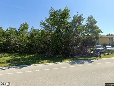 Louella Lane, Nokomis, FL 34275