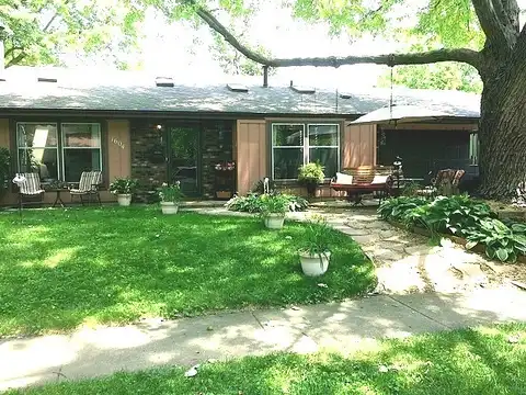 Curtiss, URBANA, IL 61802