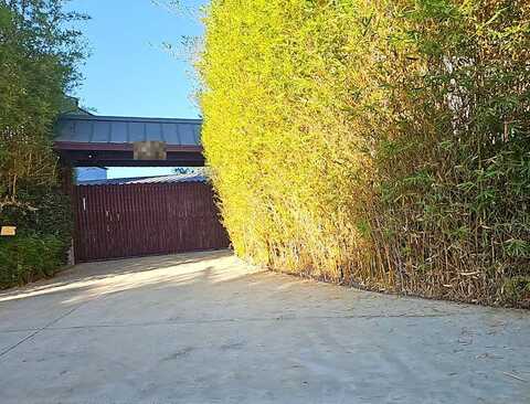 Correa, LOS ANGELES, CA 90049