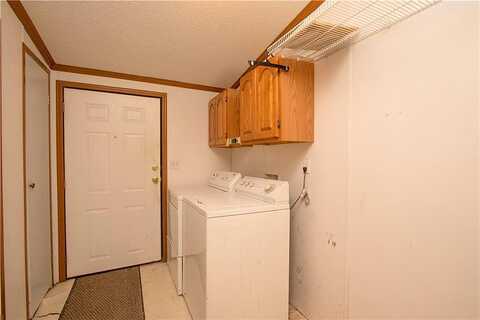 East, LACONA, IA 50139