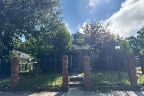 East, GULFPORT, MS 39501