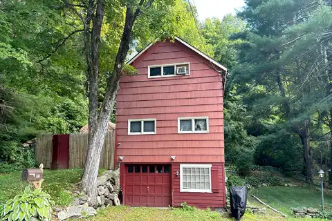 Bear Hill, NEW MILFORD, CT 06776