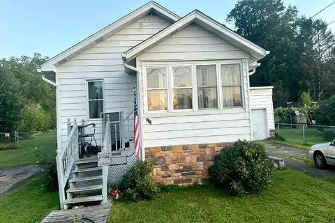 Combs, CRAB ORCHARD, WV 25827