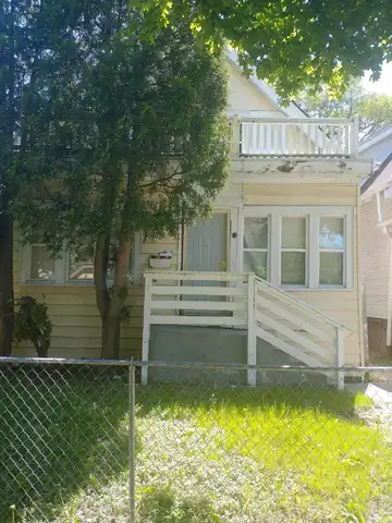 19Th, MILWAUKEE, WI 53206