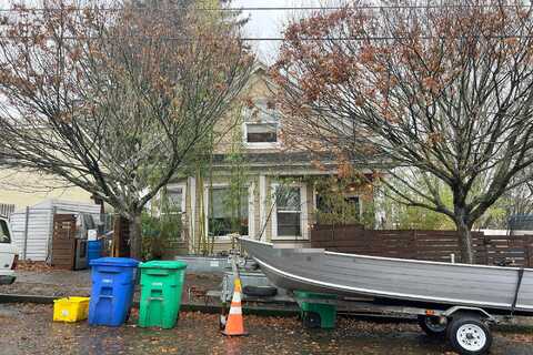 Rhine, PORTLAND, OR 97202