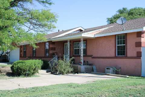 314 N Grace Street, Stratford, TX 79084