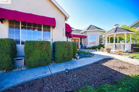 18148 Clouds Rest Rd, Soulsbyville, CA 95372