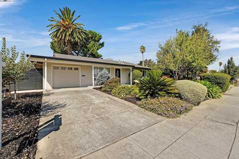 1370 Daisy Ln, Livermore, CA 94551