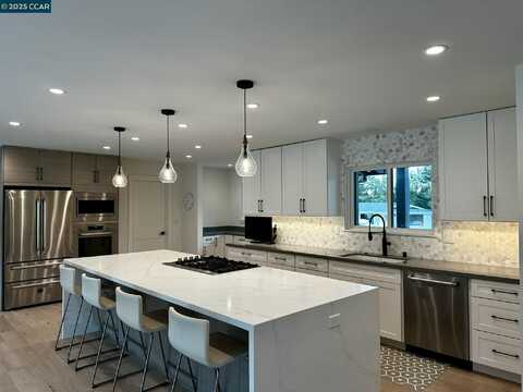 226 Alderbrook Pl, Moraga, CA 94556