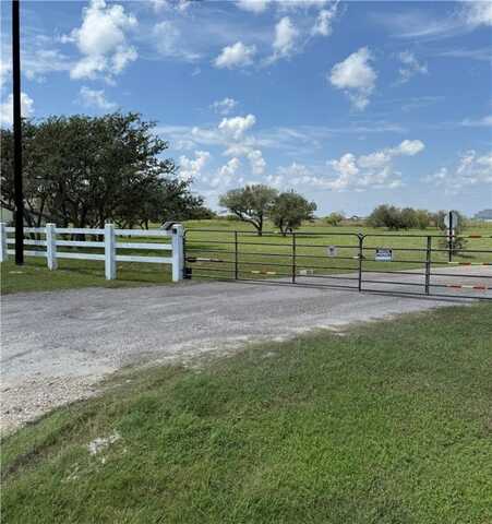 111 Bay Watch Dr., Rockport, TX 78382