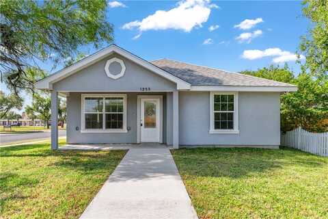 1255 E B Avenue, Kingsville, TX 78363