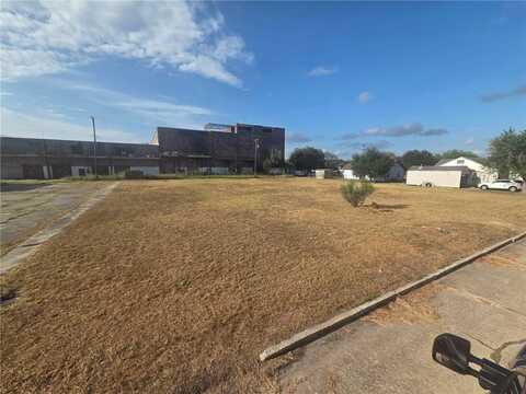 222 E Lott Avenue, Kingsville, TX 78363