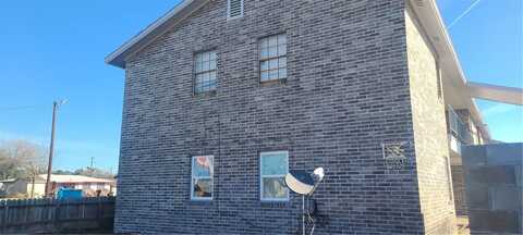 305 S San Patricio unit: B1,C2,Or C-3, Sinton, TX 78387