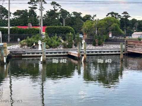 4425 Arendell Street, Morehead City, NC 28557