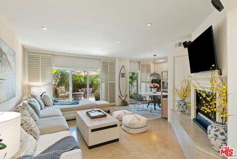 6435 Zumirez Dr, Malibu, CA 90265