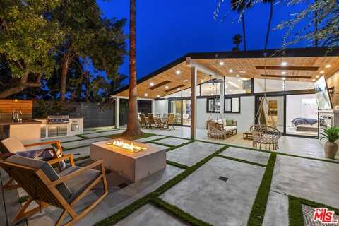 22263 Flanco Rd, Woodland Hills, CA 91364