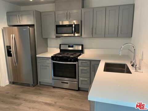 8923 Orion Ave, North Hills, CA 91343