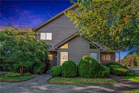 2 Canterbury Court, Middletown, CT 06413