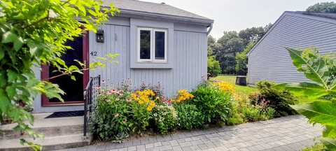 42 Woodstock Meadows, Woodstock, CT 06281