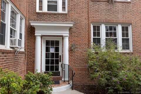31 Robin Road, West Hartford, CT 06119