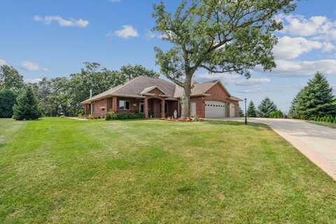911 SW 6th, Dyersville, IA 52040