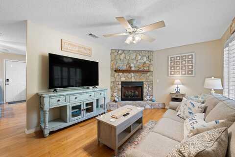 8365 Calle Mio, Navarre, FL 32566