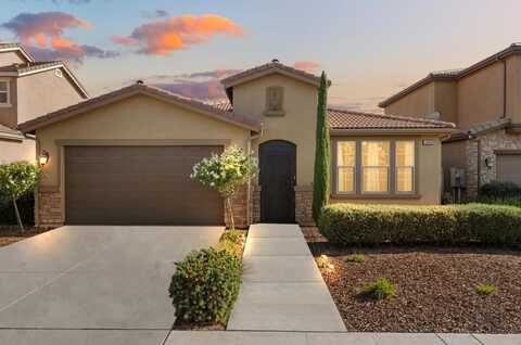 5989 Turtle Bay Drive W, Fresno, CA 93722