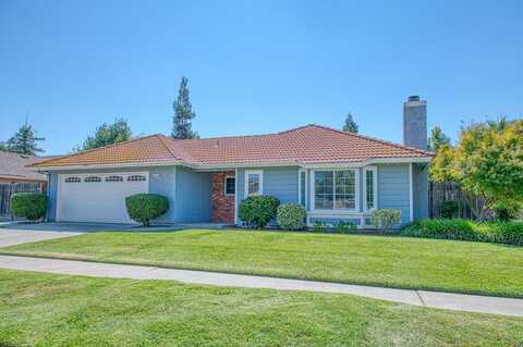 2358 Robinwood Avenue, Clovis, CA 93611