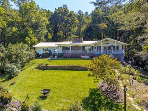 603 HEMLOCK HILLS DR, Franklin, NC 28734