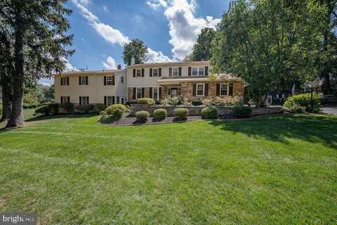 681 FERNFIELD CIRCLE, WAYNE, PA 19087