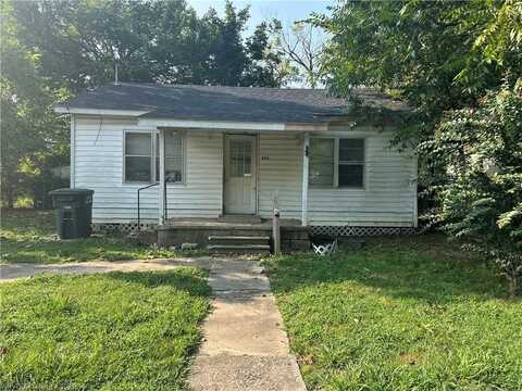 808 W Chickasaw AVE, Sallisaw, OK 74955
