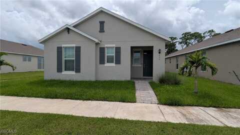 828 Friendship Circle, Labelle, FL 33935