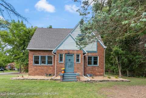 2220 Delta River Drive, Lansing, MI 48906