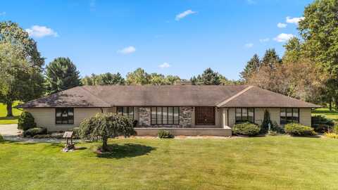 452 Southfield Lane, Valparaiso, IN 46385