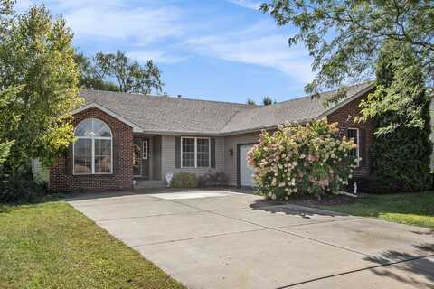 10837 Maloian Drive, Saint John, IN 46373