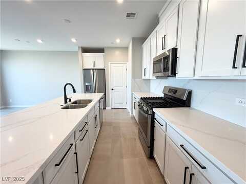 800 Echelon Street, Las Vegas, NV 89138