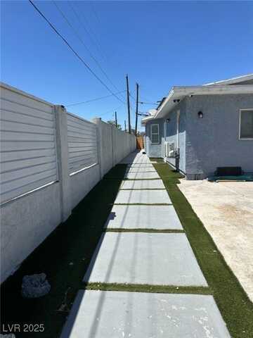 375 Maydelle Place, Las Vegas, NV 89101