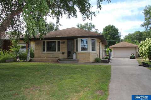 6901 Benton Street, Lincoln, NE 68507