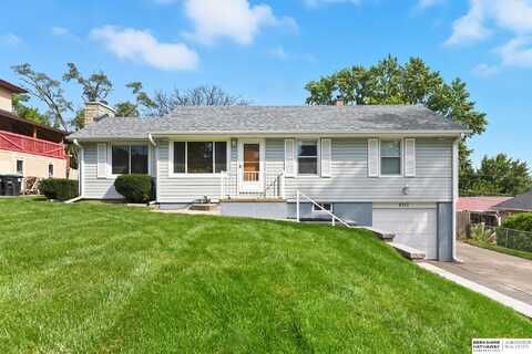 8712 Parker Street, Omaha, NE 68114