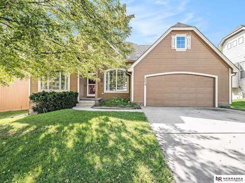 9608 S 26th Avenue, Bellevue, NE 68147
