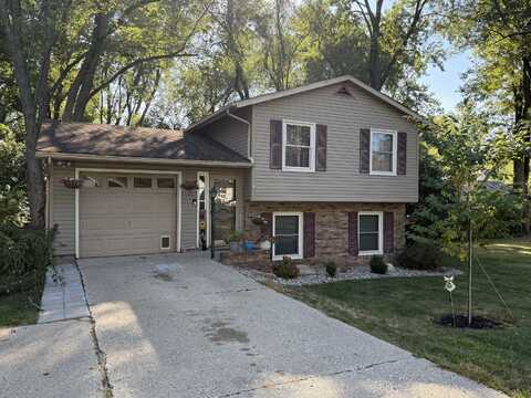 11 Elm Street, Hillsdale, MI 49242
