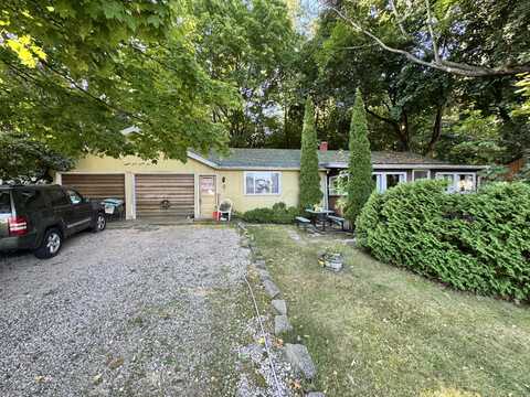 8324 Je-Ne-Be Drive NE, Rockford, MI 49341