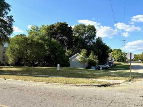 222 E Ellis Avenue, Belding, MI 48809