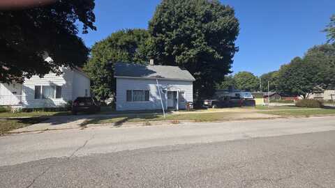 207 N Rath Avenue, Ludington, MI 49431