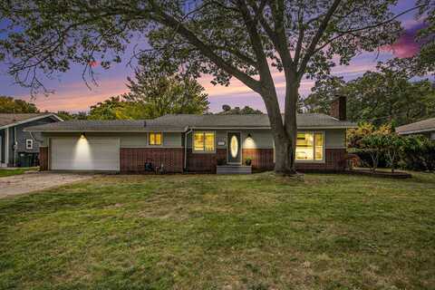 2115 Garland Drive, Norton Shores, MI 49441